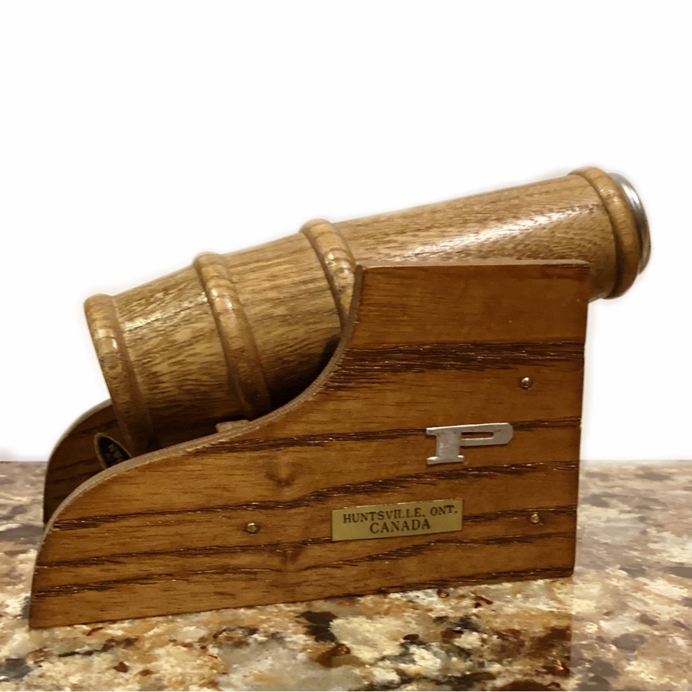 Huntsville Ont Canada Vintage Wooden 2 Piece Cannon Salt & Pepper Table Shakers